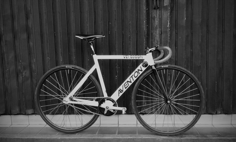 aventon cordoba white