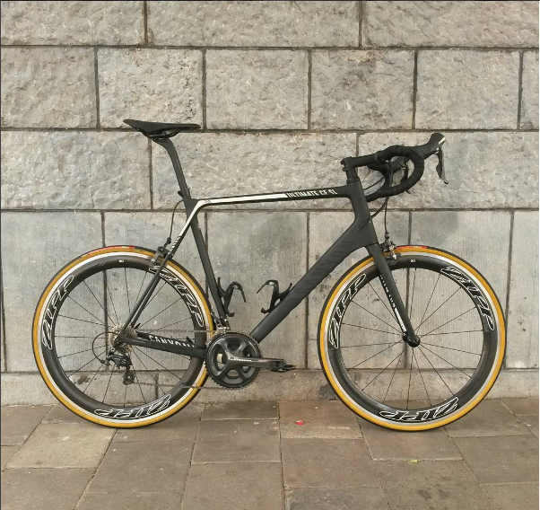 Canyon Ultimate CF SL 9.0 Aero Pedal Room