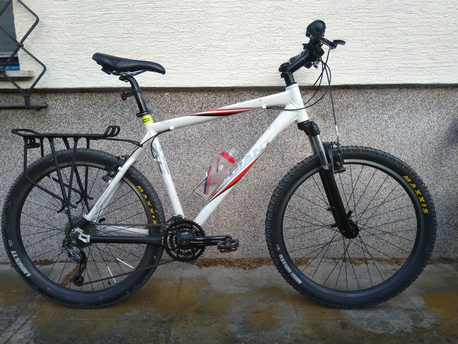 Giant Terrago hardtail 26er Pedal Room