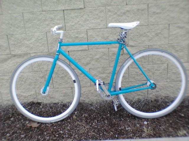 globe fixed bike