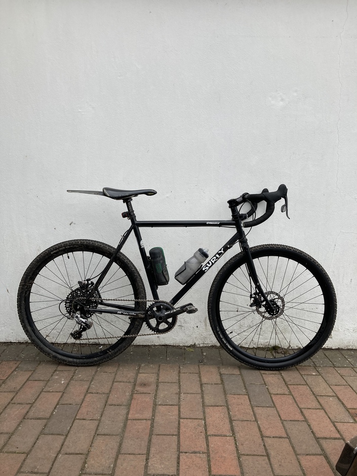 Surly Straggler 52cm 650b Pedal Room