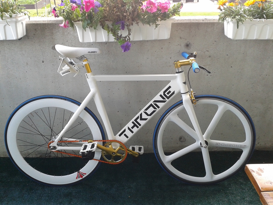 throne fixed gear bike