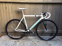 55cm bianchi pista concept photo