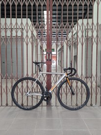 Ardently arena pista photo