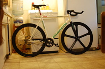 Bianchi pista concept photo