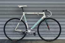 Bianchi pista concept white