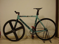 Bianchi super pista celeste [midfix] photo