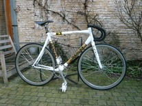 Eddy Merckx track premium photo