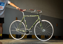 Factory Five Pista : Woodland Camo photo