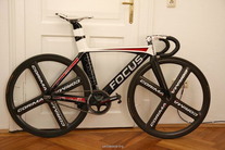 Focus Izalco Track photo