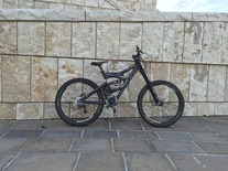 Giant Faith 2 Downhill bike