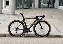 Pinarello Dogma F10 Lotus Theme photo