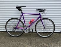 Pink Cannondale Cruiser 650 wheels