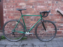 steel frame carbon fork road bike. photo