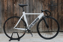 UNKNOWN BIKE CO. Lv2 track bike