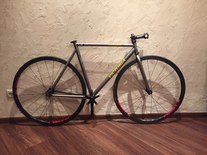Victoria Titanium Track Superlight