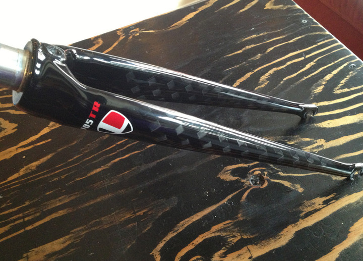 leader carbon fork