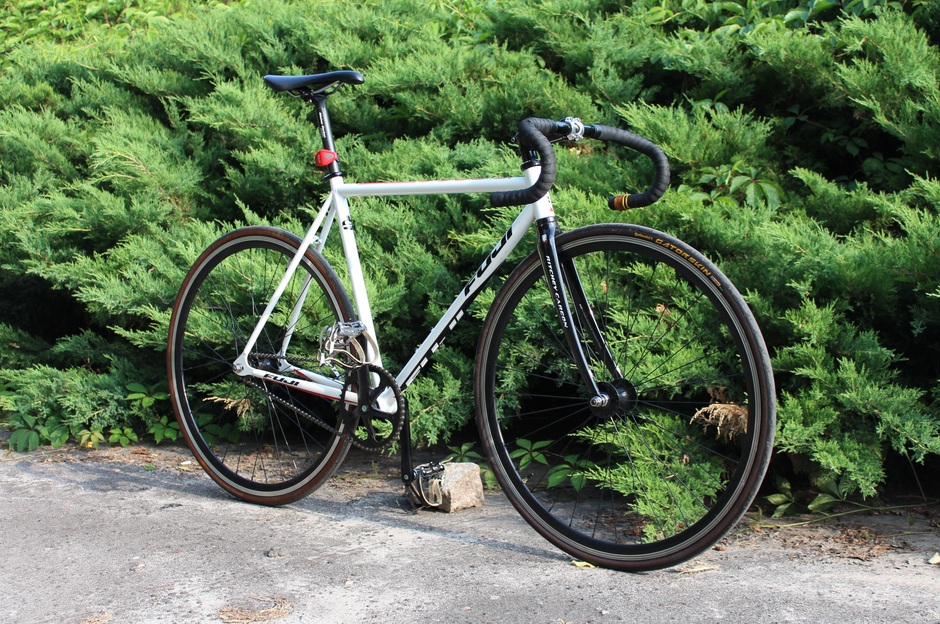 2014 Fuji Track Classic Pedal Room