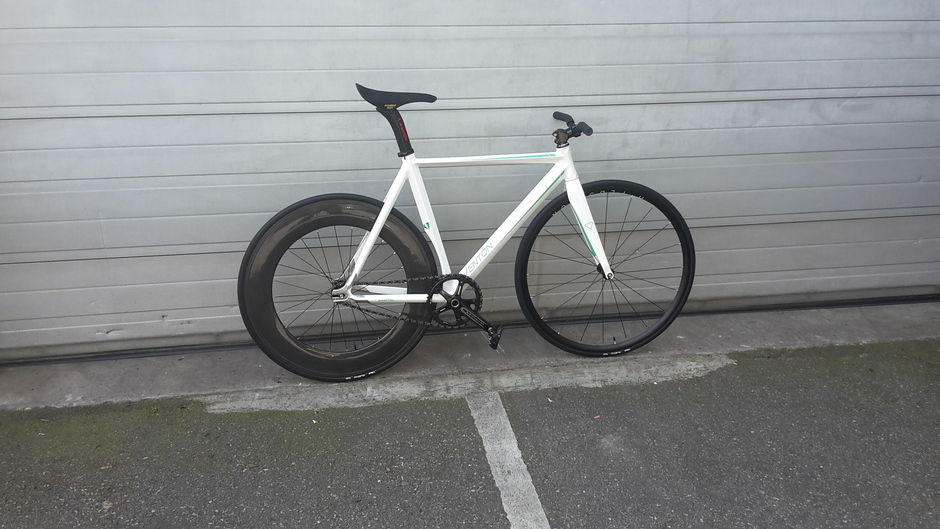 Aventon Diamond Pedal Room
