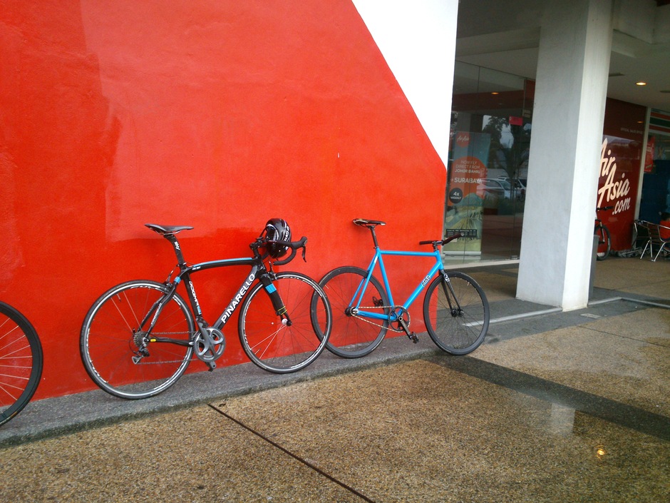Pinarello Dogma 65.1 Think 2 [Team Sky] - Pedal Room