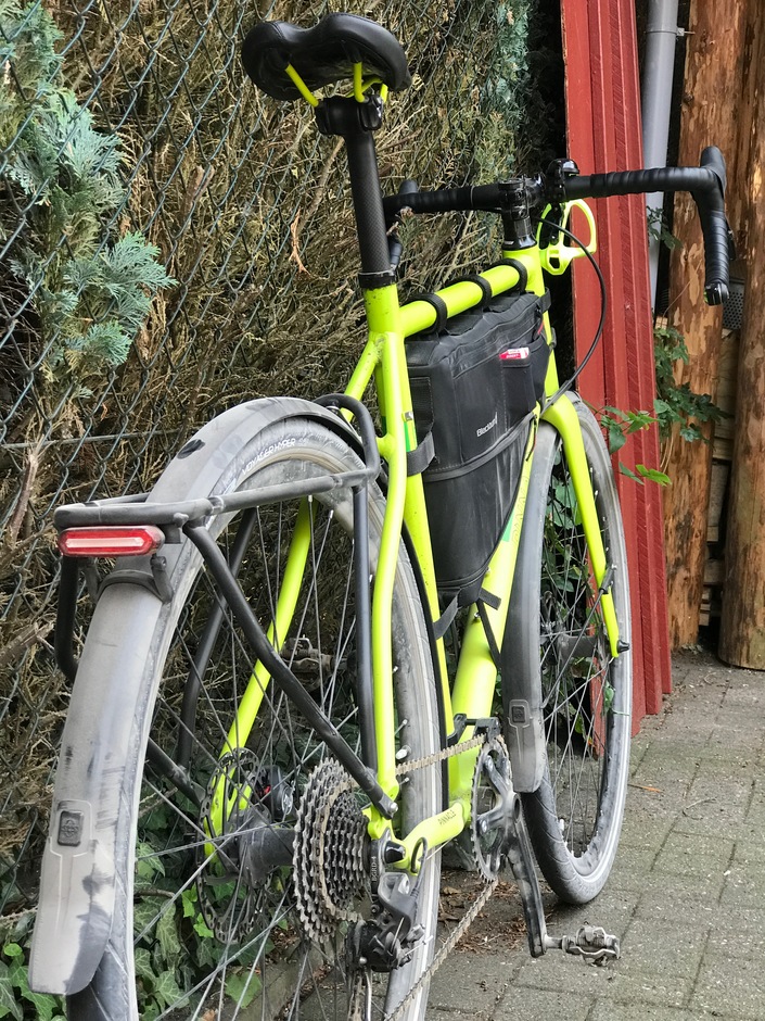 Pinnacle touring bike hotsell