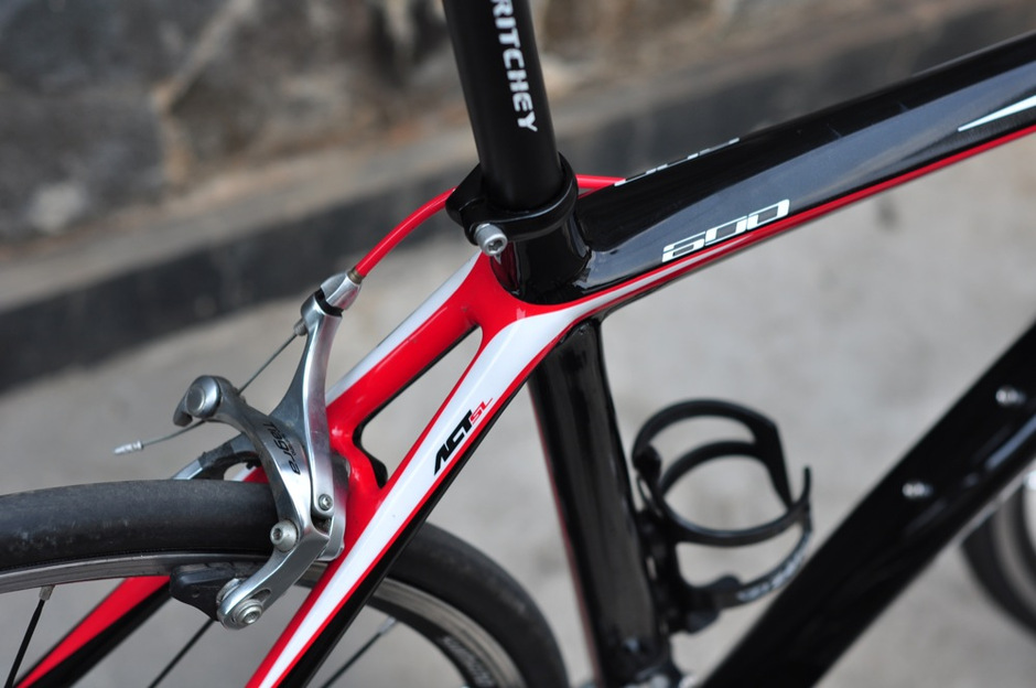 polygon road bike carbon